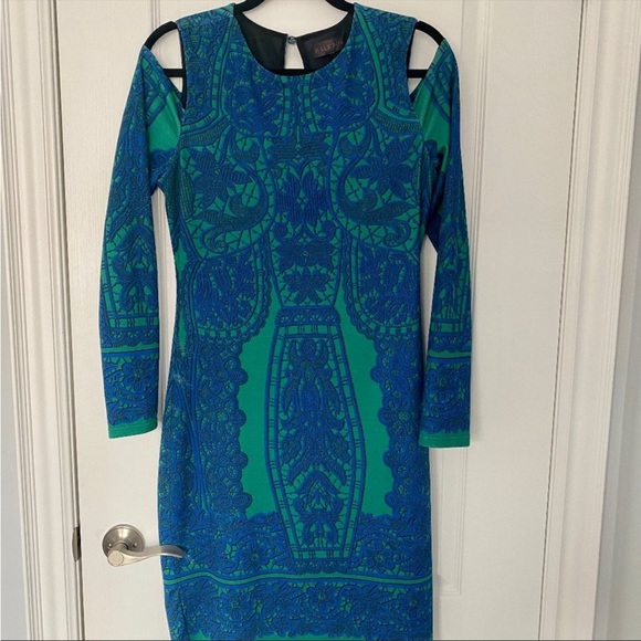 Hale Bob designer cold shoulder blue green detail dress - Picture 12 of 12